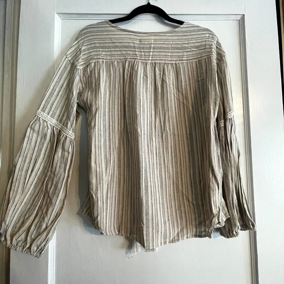 Max Studio NWT Lace Front boho blouse with balloon sleeves size Small - Picture 4 of 5